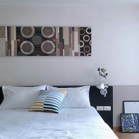Twenty Three Residence Bangkok Extérieur photo