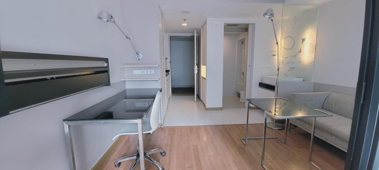 Twenty Three Residence Bangkok Extérieur photo