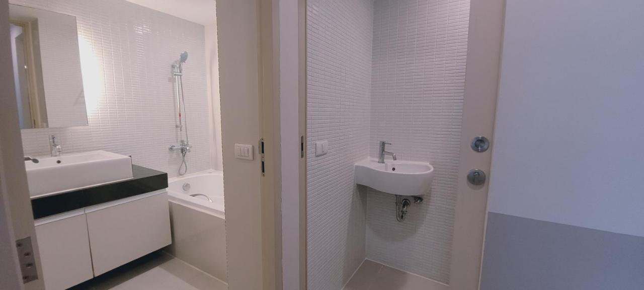 Twenty Three Residence Bangkok Extérieur photo