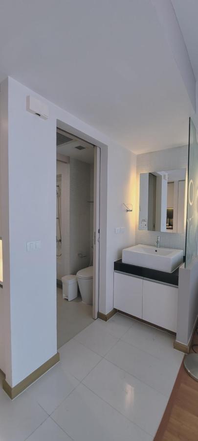Twenty Three Residence Bangkok Extérieur photo