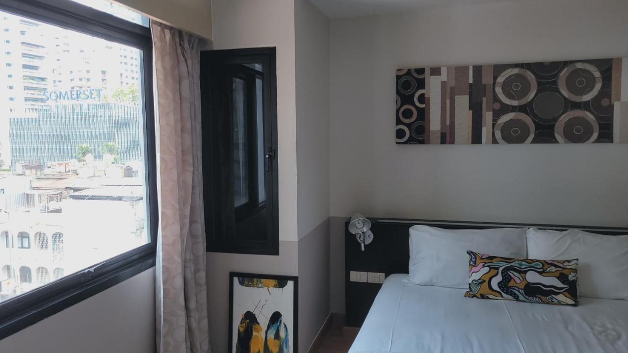 Twenty Three Residence Bangkok Extérieur photo