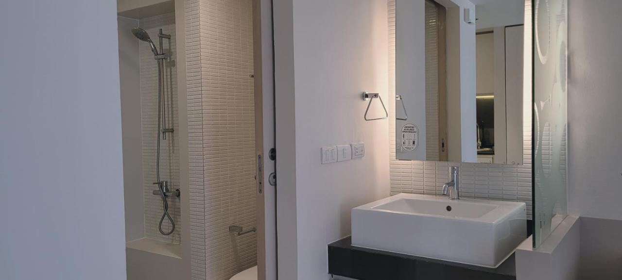 Twenty Three Residence Bangkok Extérieur photo