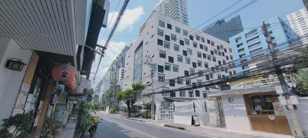 Twenty Three Residence Bangkok Extérieur photo